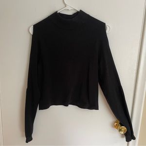 525 Peekaboo Shoulder Sweater Size S